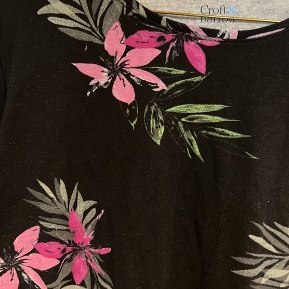Croft & Barrow  floral classic tee size PXL - Picture 2 of 7
